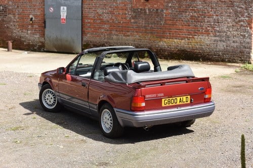 1990 Ford Escort XR3i Cabriolet In vendita (immagine 16 di 158)