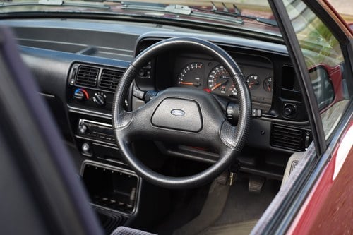 1990 Ford Escort XR3i Cabriolet In vendita (immagine 27 di 158)