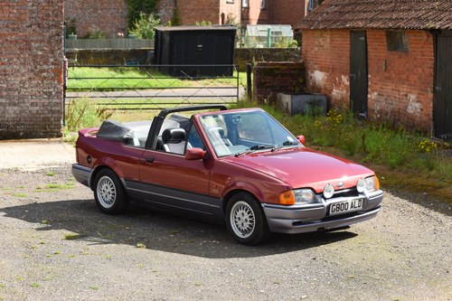 1990 Ford Escort XR3i Cabriolet In vendita (immagine 2 di 158)