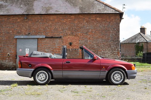1990 Ford Escort XR3i Cabriolet In vendita (immagine 10 di 158)