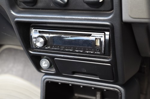 1990 Ford Escort XR3i Cabriolet In vendita (immagine 52 di 158)