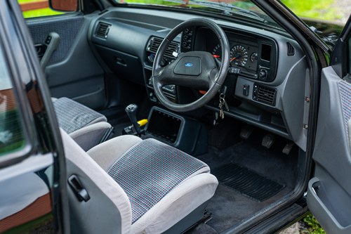1989 Ford Escort XR3i In vendita (immagine 16 di 141)