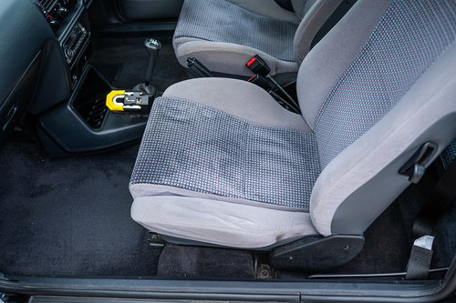 1989 Ford Escort XR3i In vendita (immagine 35 di 141)