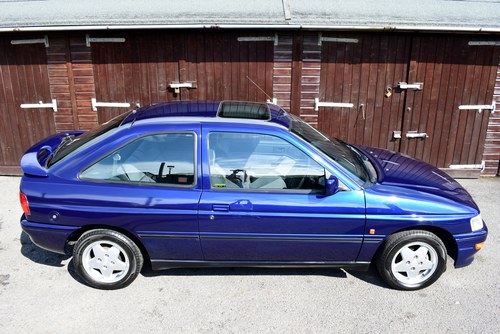 1993 Ford Escort XR3i till salu (bild 15 av 103)