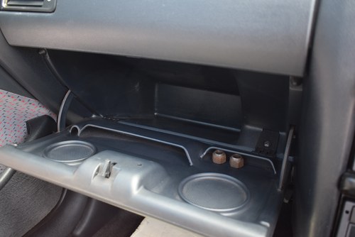 1993 Ford Escort XR3i till salu (bild 38 av 103)