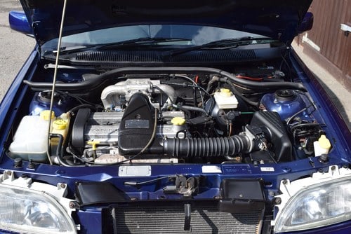 1993 Ford Escort XR3i till salu (bild 76 av 103)