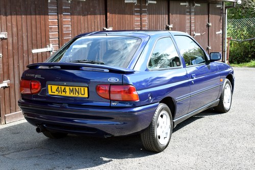 1993 Ford Escort XR3i till salu (bild 11 av 103)