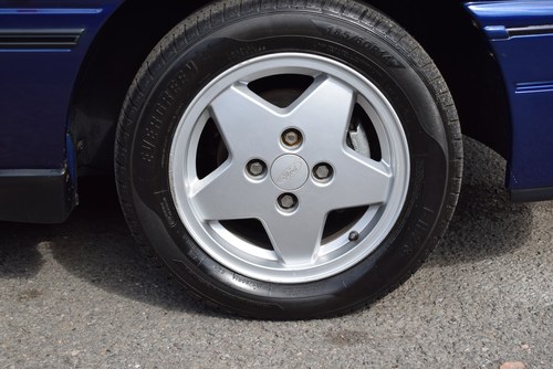 1993 Ford Escort XR3i till salu (bild 19 av 103)