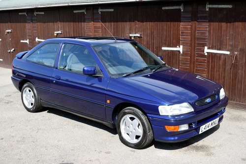 1993 Ford Escort XR3i till salu (bild 17 av 103)