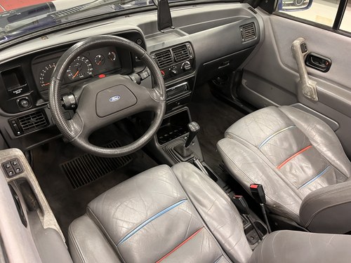 1990 Ford Escort 1.6i Cabriolet Special Edition For Sale (picture 29 of 131)