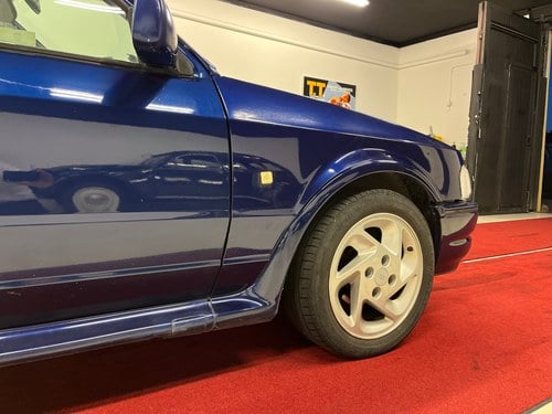 1990 Ford Escort 1.6i Cabriolet Special Edition For Sale (picture 88 of 131)
