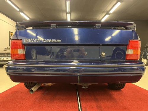 1990 Ford Escort 1.6i Cabriolet Special Edition For Sale (picture 19 of 131)
