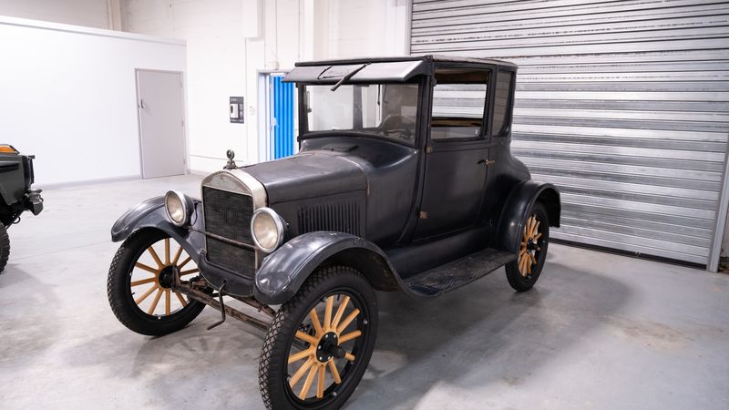 1927  Ford Model T Coupe (LHD) For Sale (picture 1 of 116)