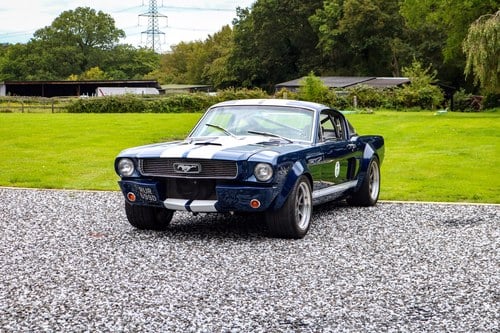1965 Ford Mustang Fastback 7.0 (Road/Race modified car 700BHP) à venda (imagem 9 de 102)