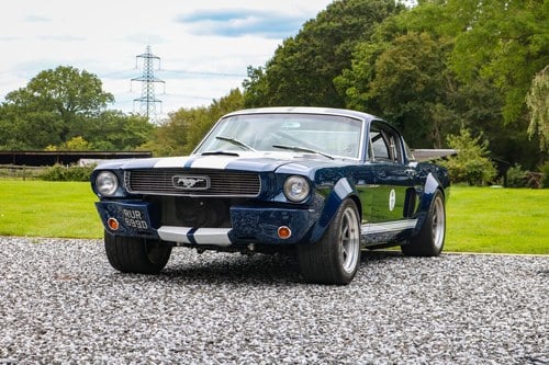 1965 Ford Mustang Fastback 7.0 (Road/Race modified car 700BHP) à venda (imagem 4 de 102)