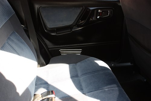 NO RESERVE! 1986 Ford Sierra Estate 2.8 Ghia 4x4 à vendre (picture 40 of 98)