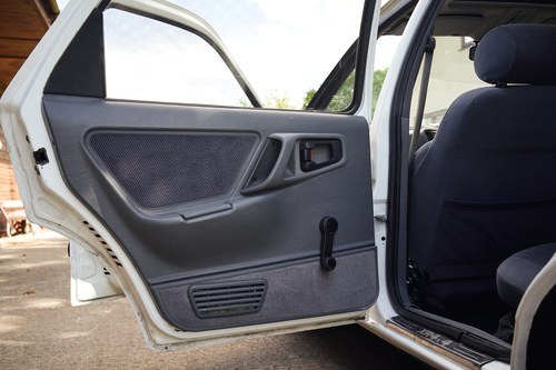 1985 Ford Sierra XR4 4x4 à vendre (picture 63 of 161)