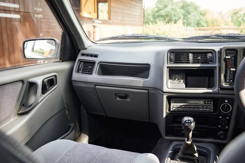 1985 Ford Sierra XR4 4x4 à vendre (picture 25 of 161)