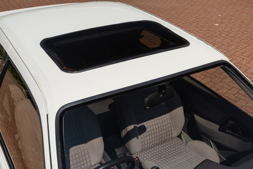 1984 Ford Xr4i Cosworth Te koop (foto 68 van 124)