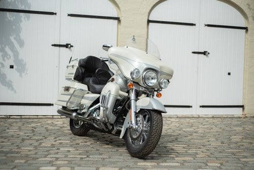 2008 Harley-Davidson Electraglide CVO In vendita (immagine 11 di 149)