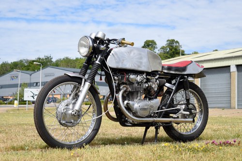 1971 Honda CB450 café racer In vendita (immagine 4 di 106)