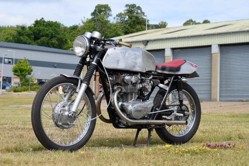 1971 Honda CB450 café racer In vendita (immagine 3 di 106)