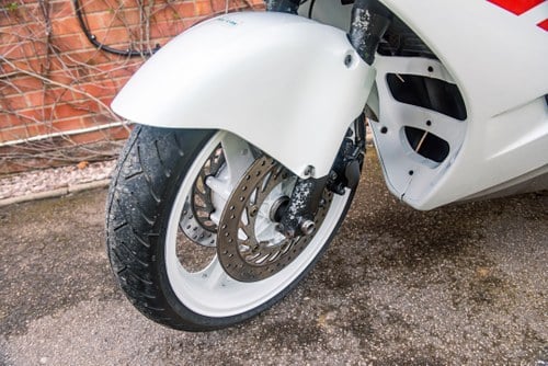 1991 Honda CBR1000F-L Te koop (foto 53 van 129)