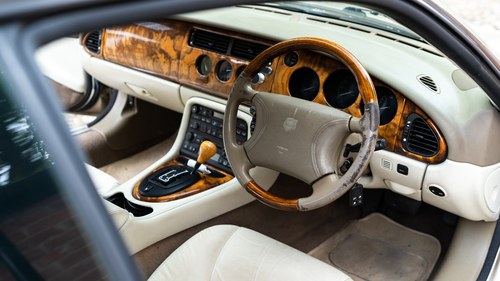 1998 Jaguar XK8 V8 Coupe X100 In vendita (immagine 15 di 77)