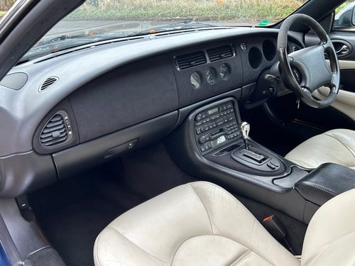 1999 Jaguar X100 XKR Paramount Grand Prix 450 In vendita (immagine 68 di 387)