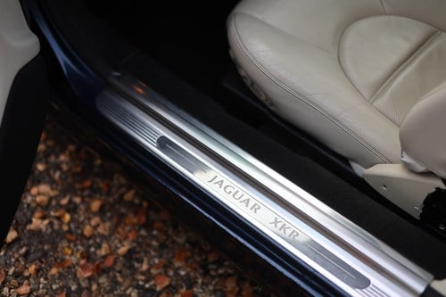 1999 Jaguar X100 XKR Paramount Grand Prix 450 In vendita (immagine 46 di 387)