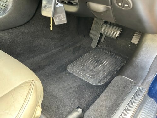 1999 Jaguar X100 XKR Paramount Grand Prix 450 In vendita (immagine 84 di 387)