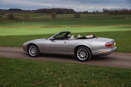 2000 Jaguar XKR Te koop (foto 33 van 176)