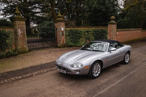 2000 Jaguar XKR Te koop (foto 23 van 176)