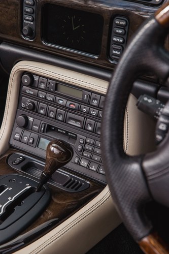 2000 Jaguar XKR Te koop (foto 48 van 176)