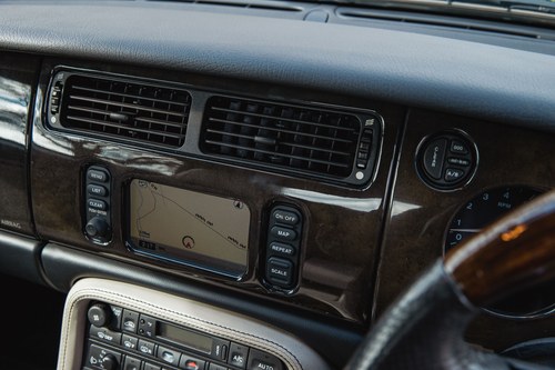 2000 Jaguar XKR Te koop (foto 79 van 176)