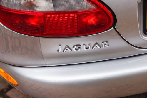 2000 Jaguar XKR Te koop (foto 104 van 176)