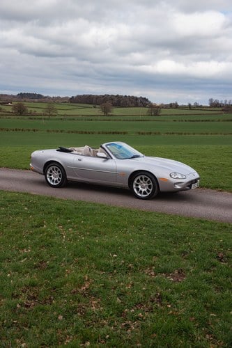 2000 Jaguar XKR Te koop (foto 2 van 176)
