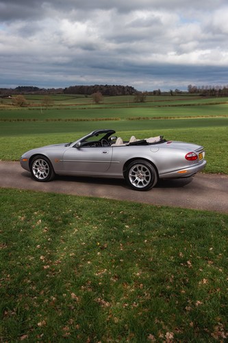 2000 Jaguar XKR Te koop (foto 29 van 176)