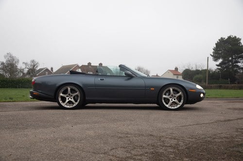 2001 Jaguar XKR Te koop (foto 6 van 149)