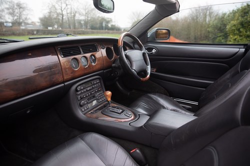 2001 Jaguar XKR Te koop (foto 36 van 149)
