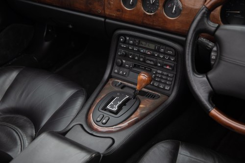 2001 Jaguar XKR Te koop (foto 53 van 149)