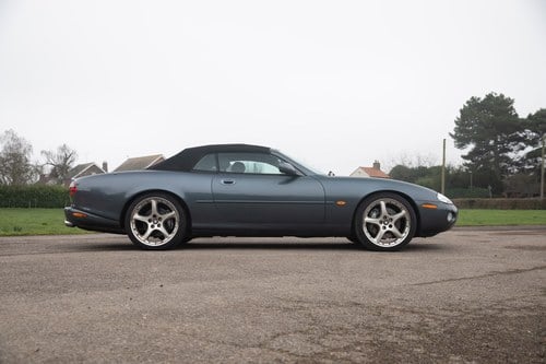 2001 Jaguar XKR Te koop (foto 18 van 149)