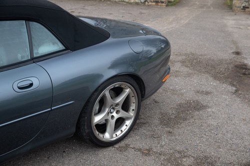 2001 Jaguar XKR Te koop (foto 103 van 149)