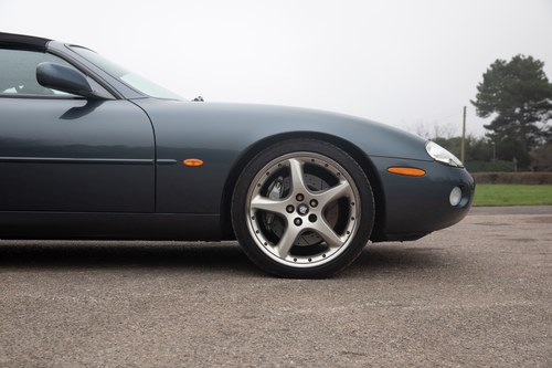 2001 Jaguar XKR Te koop (foto 81 van 149)