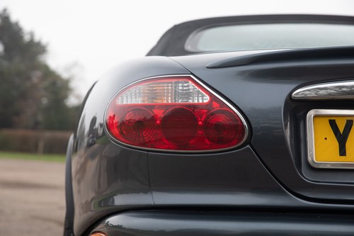 2001 Jaguar XKR Te koop (foto 113 van 149)