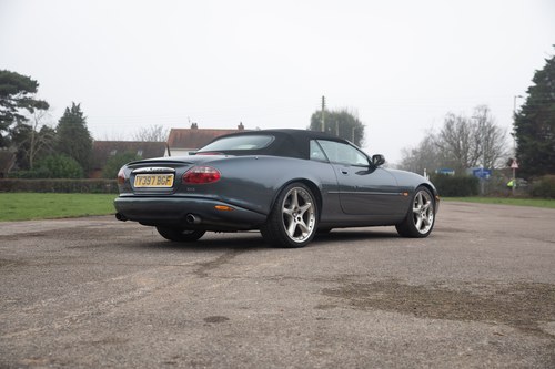 2001 Jaguar XKR Te koop (foto 9 van 149)
