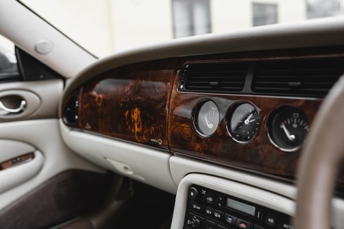 2003 Jaguar XK8 4.2 Auto zum Verkauf (Bild 54 von 167)