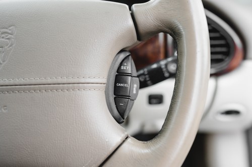 2003 Jaguar XK8 4.2 Auto zum Verkauf (Bild 43 von 167)