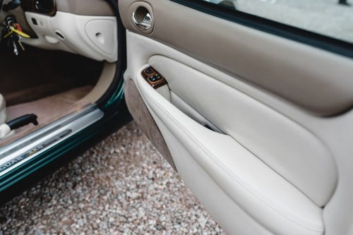 2003 Jaguar XK8 4.2 Auto zum Verkauf (Bild 24 von 167)