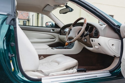 2003 Jaguar XK8 4.2 Auto zum Verkauf (Bild 31 von 167)